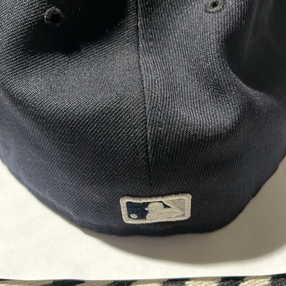 New York Yankees authentic size 7 1/4 - Picture 5 of 12